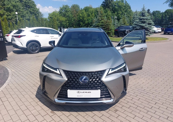 Lexus UX cena 124900 przebieg: 120349, rok produkcji 2019 z Szczecin małe 407